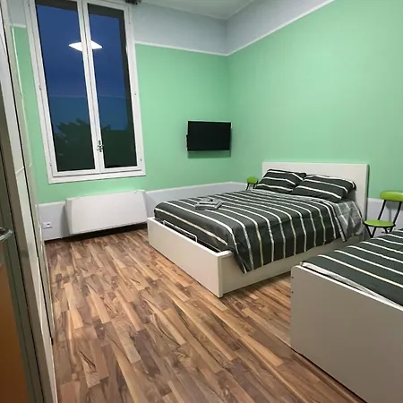 150 Passi Dalla Stazione Di בולוניה