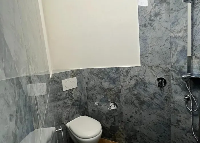 150 Passi Dalla Stazione Di *