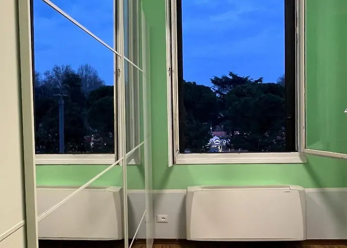 150 Passi Dalla Stazione Di * Bologna