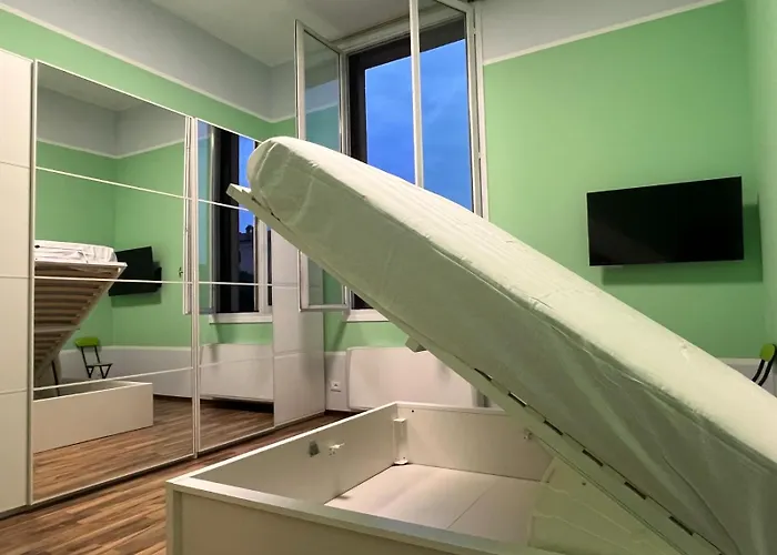 150 Passi Dalla Stazione Di *